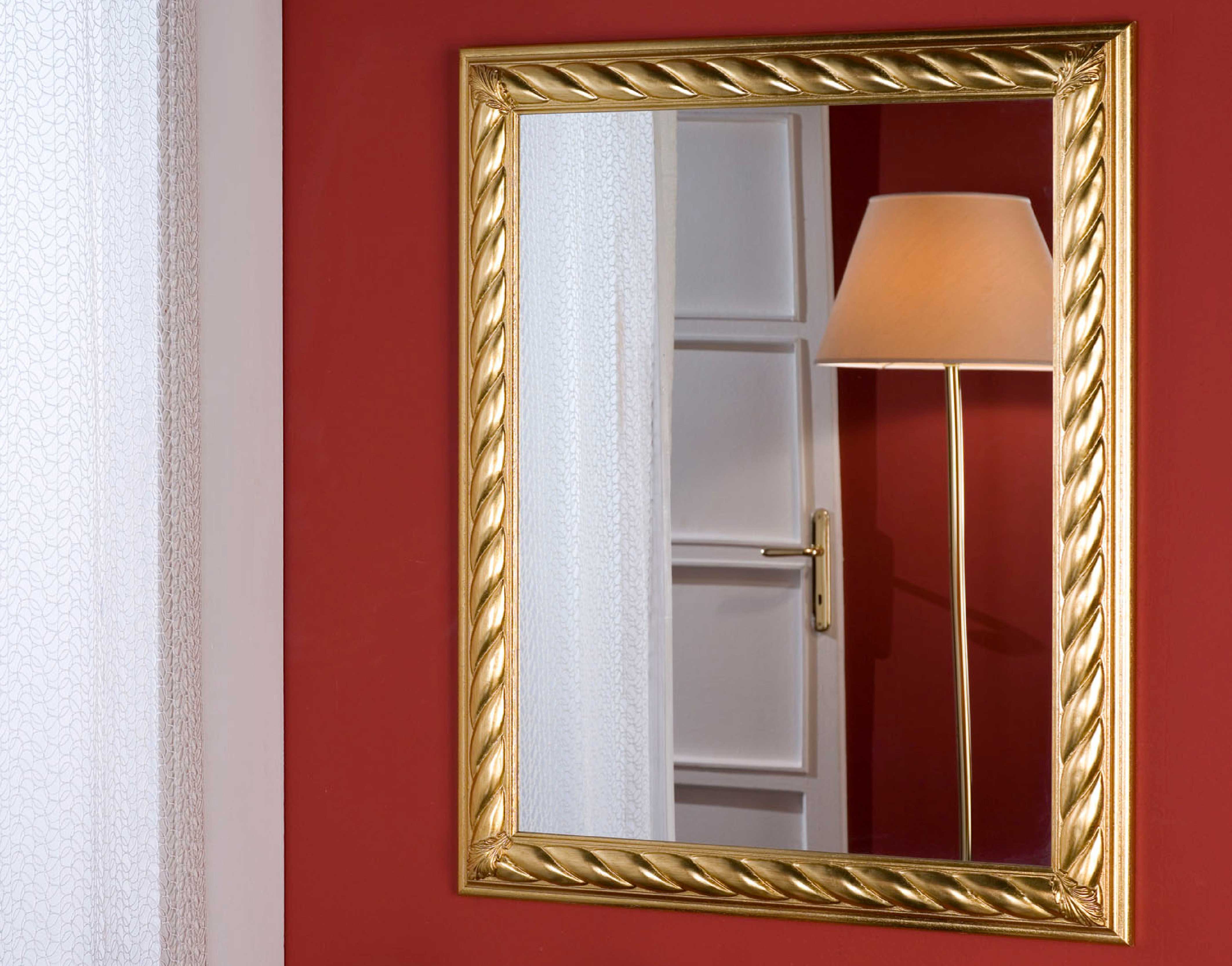 Wandspiegel Modell Ravenna, Finishing: Blattgold, Spiegel: Facettenspiegel, Style: klassisch, an der Wand