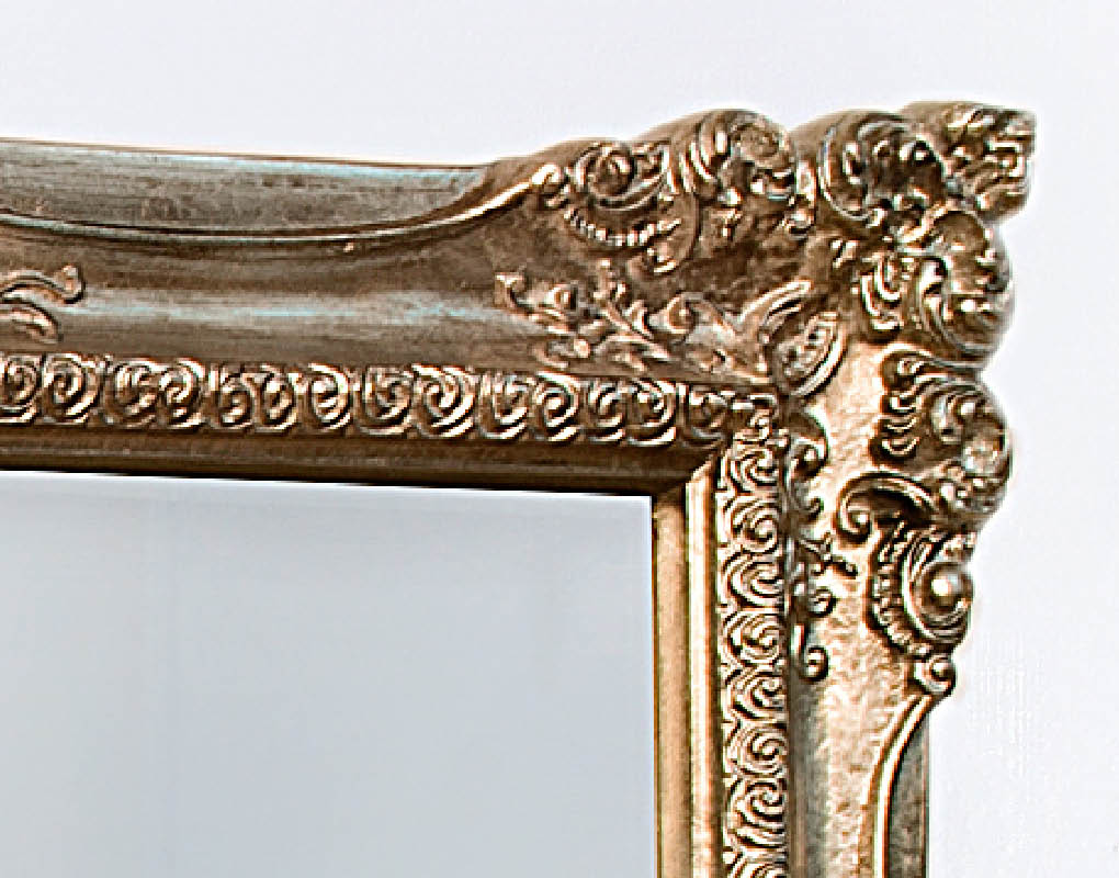 Barockspiegel Modell Wien, Form: rechteckig, Finishing: antikes Blattsilber, Type: Facettenspiegel, Material: Holz, Stil: klassisch, Größe/Maß: 146cm x 86cm x 5cm, Teilansicht oben rechts
