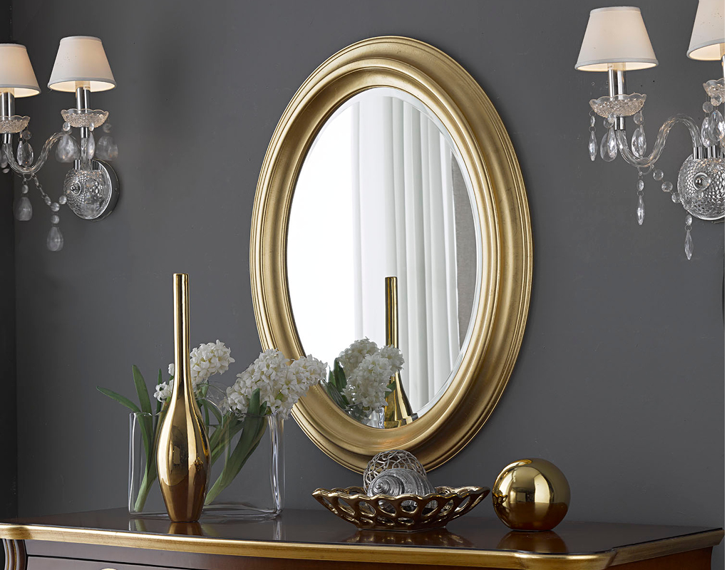 Wandspiegel Modell Levoca, Blattgold, oval, Made in Italy, Material: Holz, Barockspiegel, Spiegel: Facettenspiegel, Spiegelgröße: 60cm x 70cm, Style: klassisch, Ansicht an der Wand hängend