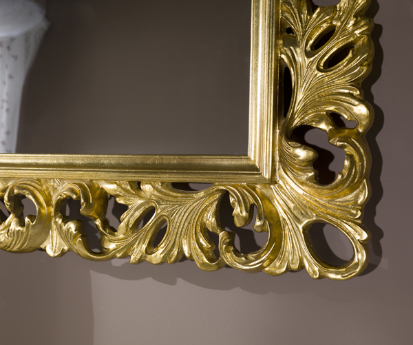 Modell Louis, rechteckig, Farbe: Blattgold, klassisch, Herstellung: ASR-Rahmendesign Material: Holz, Spiegel glatt, Ansicht Ausschnitt Ecke unten rechts