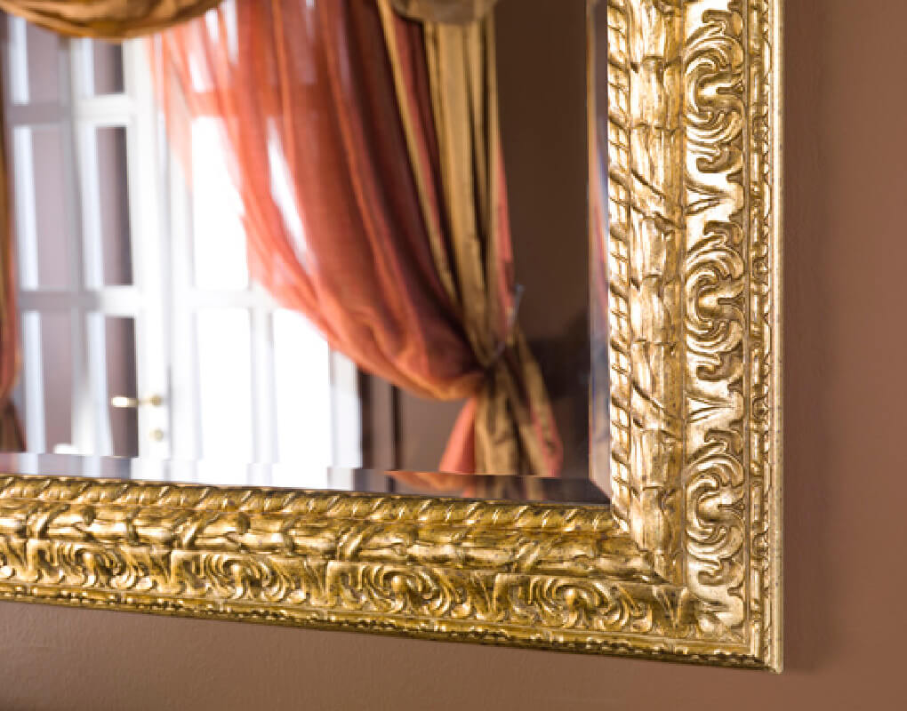 Langer goldener Spiegel "Weimar", Detail barockes Muster